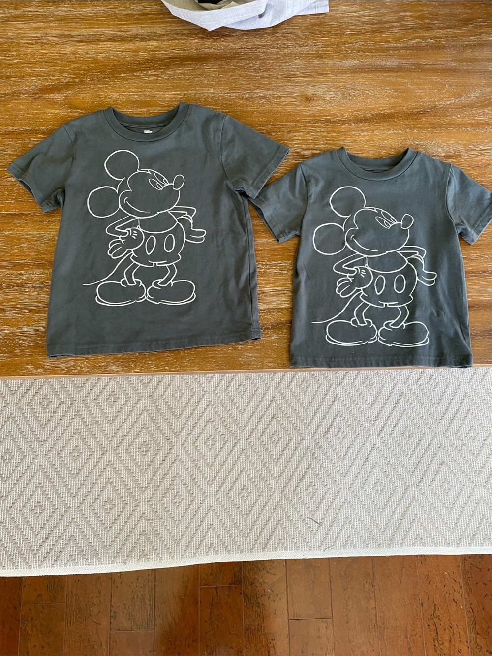 Disney Junior Mickey 6 & 3T Short Sleeve Graphic Mickey Mouse Tees - Charcoal